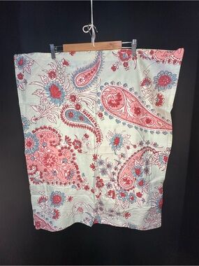 Pastel Paisley Floral duvet cover with 2 shams. Reddish Pink & aqua on Mint